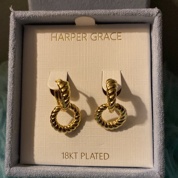 BRAND NEW GIRLS EARRINGS 18K GOLD PLATED! NIB! SMOKE FREE HOME! - Picture 3 of 4
